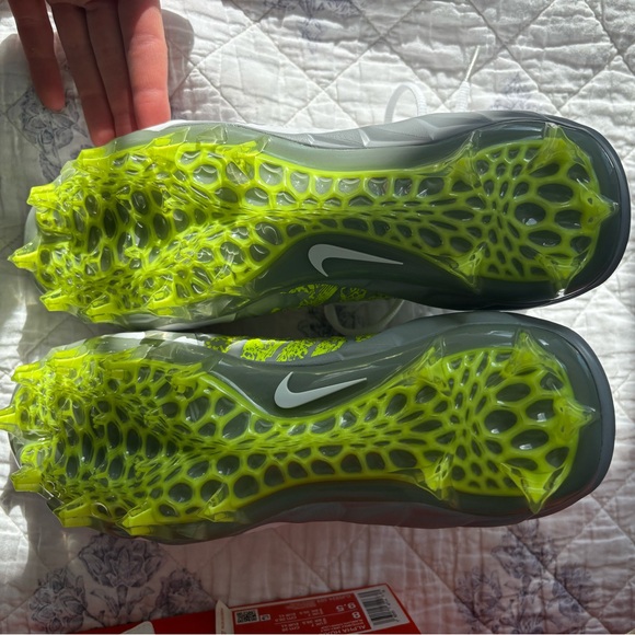 Nike Alpha Huarache Elite 4 Lacrosse Cleats - New with box (US MENS 8)